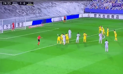 Pha phối hợp tinh quái giữa Ramos và Benzema không được công nhận.