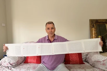 Người đàn ông có tên dài 6 trang giấy, mất 20 phút mới đọc xong