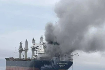 Giá dầu neo cao, chứng khoán giảm mạnh