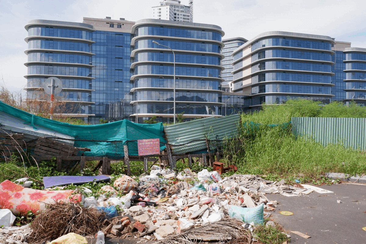 Công viên phần mềm số 2 Đà Nẵng xây xong bỏ hoang do vướng mắc pháp lý. Công viên phần mềm số 2 Đà Nẵng xây xong bỏ hoang do vướng mắc pháp lý.