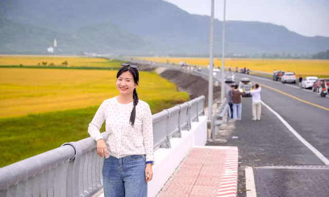 Tuyến đường hơn 4km giữa đồng lúa hút giới trẻ đến check-in