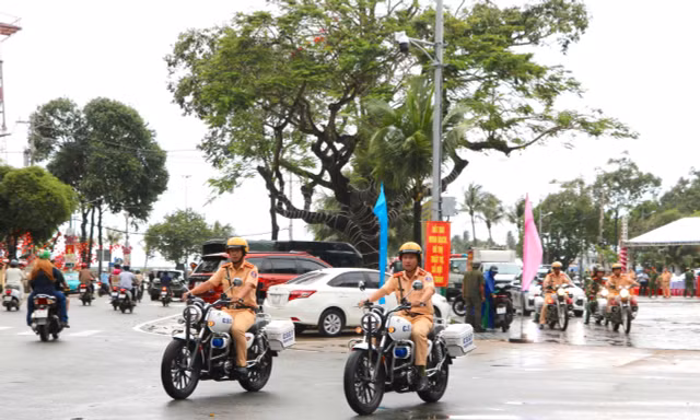 Phú Quốc ra quân xây dựng Địa bàn kiểu mẫu về an toàn giao thông, sẵn sàng phục vụ Tuần lễ Cấp cao APEC 2027
