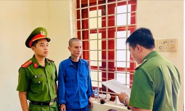 Khởi tố kẻ dọa tung ảnh, clip nhạy cảm tống tiền bạn gái cũ