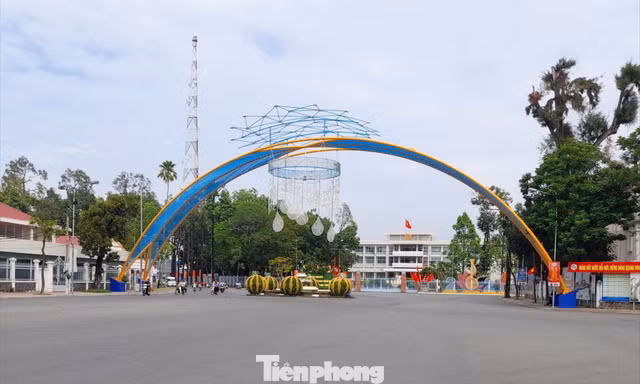 Gần 300 cán bộ Cần Thơ nghỉ hưu, thôi việc những ngày cuối tháng 8