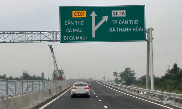 Cao tốc Cần Thơ - Hậu Giang mở cho xe lưu thông từ sáng 22/12