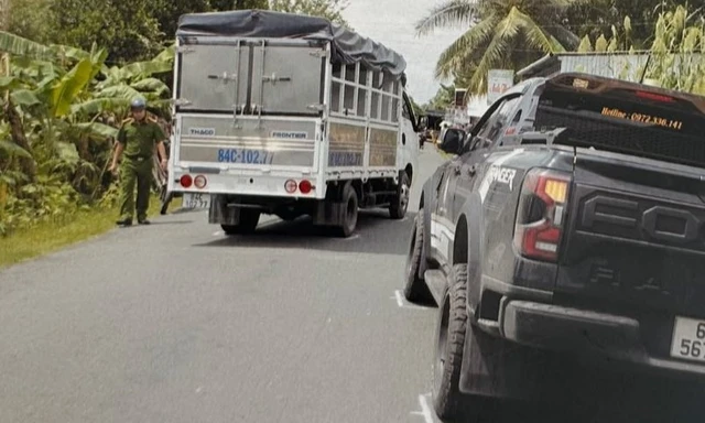 Hiện trường vụ tai nạn giao thông làm nữ sinh tử vong.