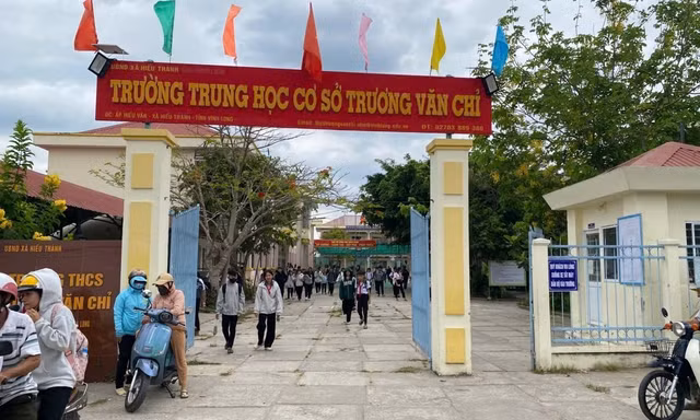 Xác minh vụ việc phụ huynh “tố” thầy giáo đánh, ký đầu 17 học sinh