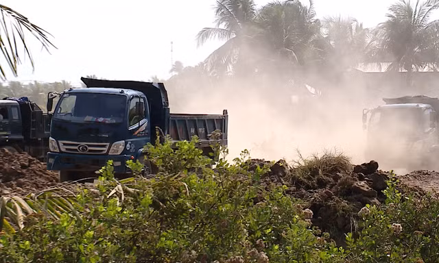Cảnh báo tình trạng ồ ạt khai thác đất mặt ruộng
