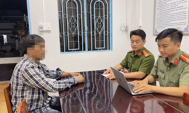 Xử phạt đối tượng xúc phạm công an xã