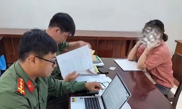 Xử phạt người livestream xúc phạm, xuyên tạc về công tác cưỡng chế thi hành án