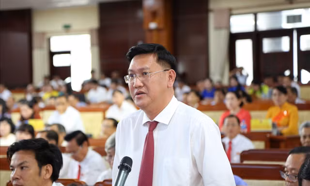 Chất vấn lý do Cần Thơ ngập kéo dài, nhân sự cấp xã 'vừa thừa, vừa thiếu'