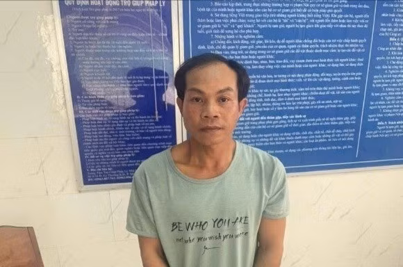 Đưa con gái 7 tuổi của bạn nhậu về nhà mình hiếp dâm