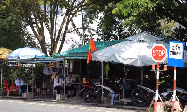 Xóa sổ 'trạm chặn xe' thu phí gây bức xúc ở Núi Sam 