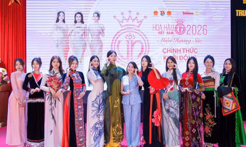 Sinh viên Trường Đại học Khoa học - Đại học Thái Nguyên (TNUS) háo hức tập luyện chờ đón Hoa hậu Việt Nam