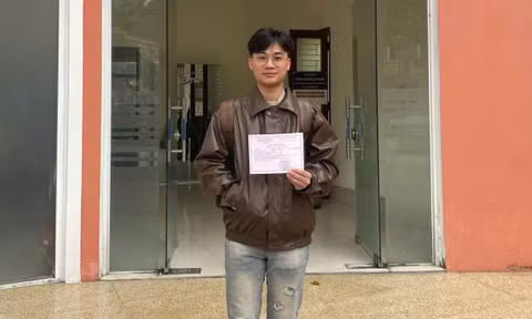 Nam sinh Thủy lợi và hành trình học tập, rèn luyện để được kết nạp Đảng tại Quảng trường Ba Đình