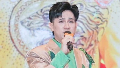 Ca sĩ Nguyên Vũ khác người