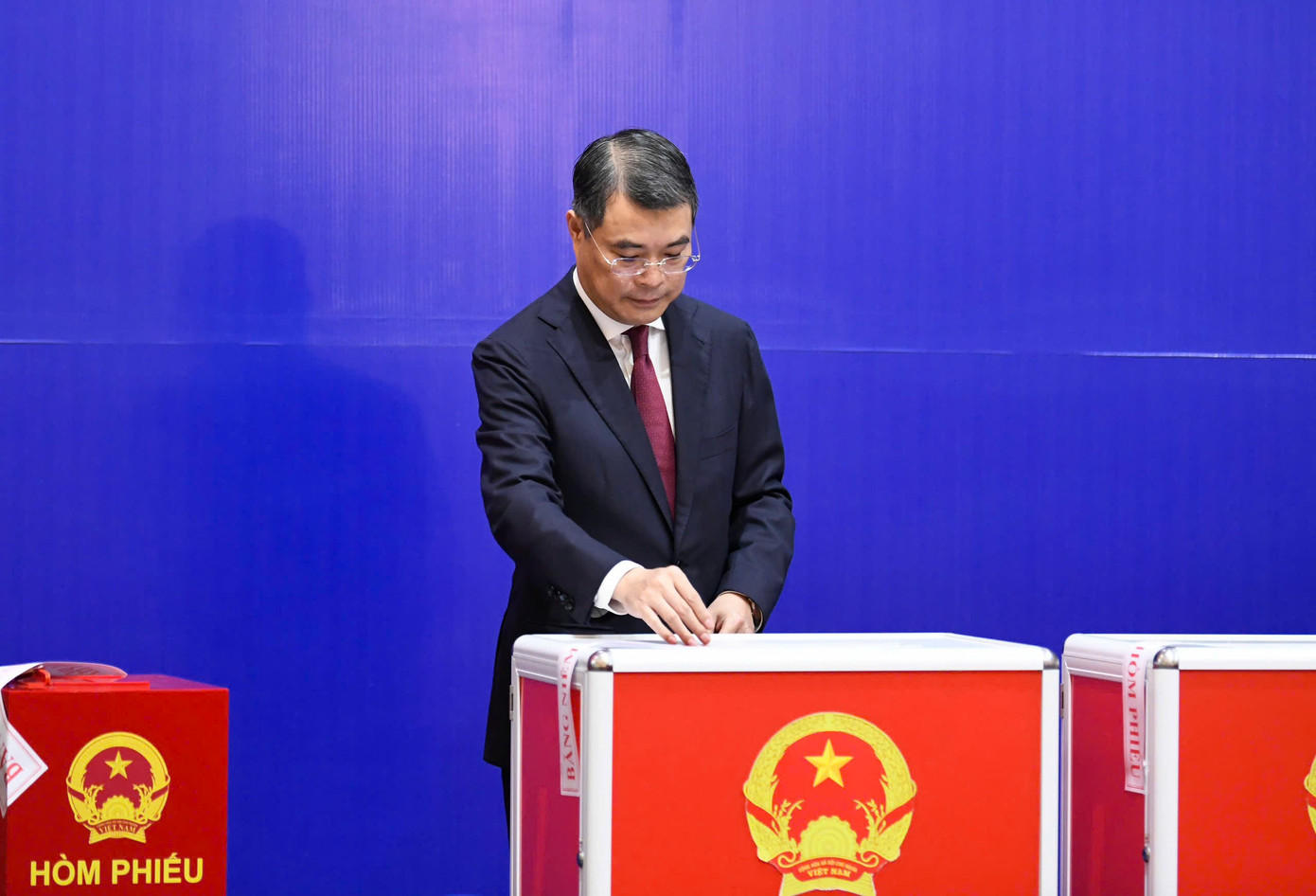 Ủy viên Bộ Chính trị, Bí thư Trung ương Đảng, Trưởng Ban Tổ chức Trung ương Lê Minh Hưng bỏ phiếu bầu cử. 4aff69e5-777f-4ead-a0b7-2a3b210b4ca8.jpg