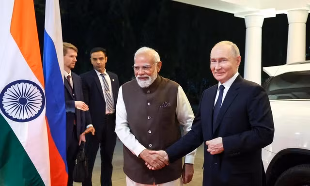 Tổng thống Vladimir Putin chỉ trích việc Mỹ trừng phạt Ấn Độ vì mua dầu Nga