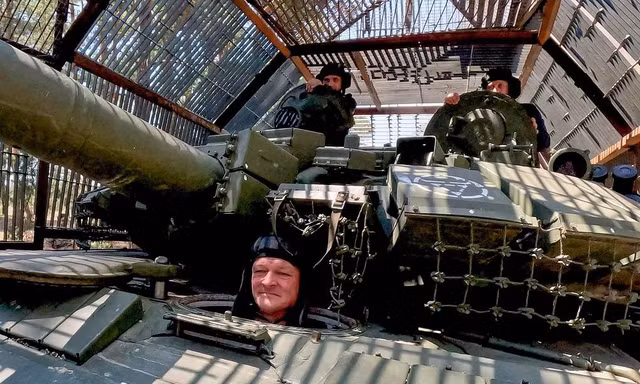 Xe bọc thép trở lại chiến trường, Nga tăng áp lực ở Donetsk