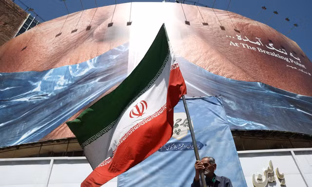 Xung đột chưa ngã ngũ, quan chức Mỹ - Iran khẩu chiến trên mạng xã hội