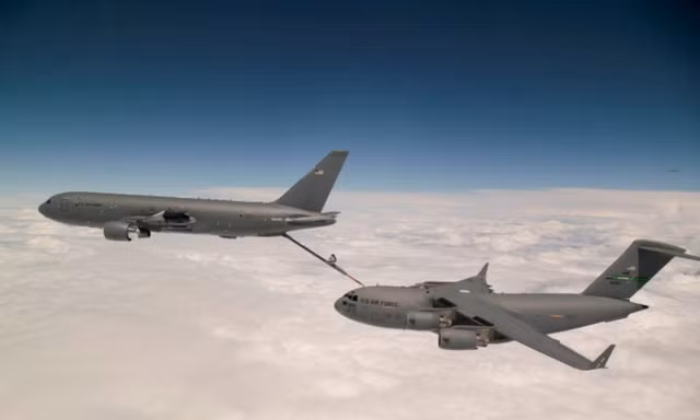 Dàn 'ngựa thồ' C-17 ồ ạt vượt Đại Tây Dương, Mỹ tăng tốc tiếp viện Trung Đông