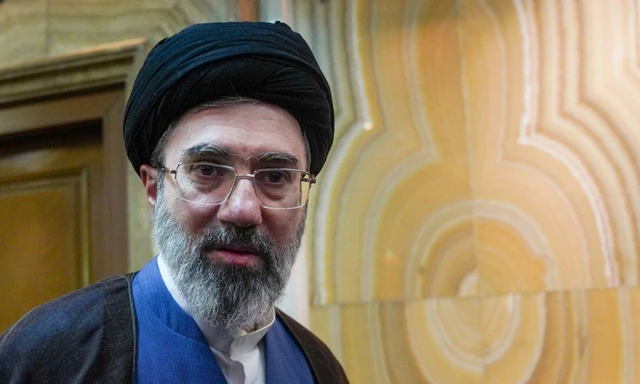 Lãnh tụ Tối cao Iran thoát âm mưu ám sát trong gang tấc