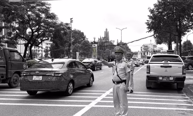 Vụ cán bộ CSGT hy sinh khi làm nhiệm vụ ở Thái Nguyên: Clip 'mở đường' của Trung tá Lao Hoàng Hải gây sốt mạng