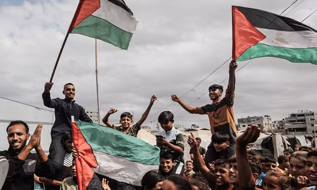 Lệnh ngừng bắn ở Dải Gaza chính thức có hiệu lực