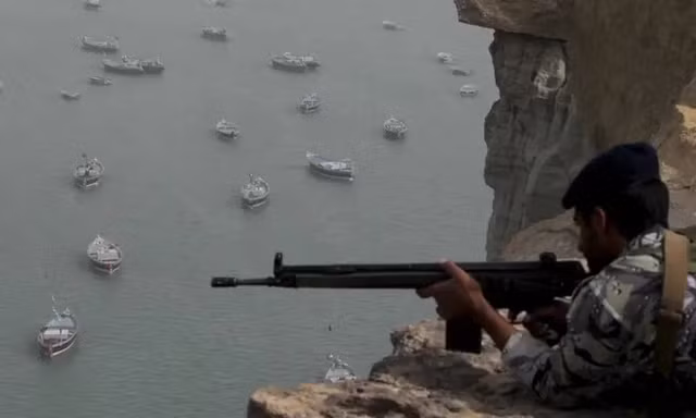 Iran cảnh báo 'không cảng nào an toàn' nếu Mỹ siết eo biển Hormuz