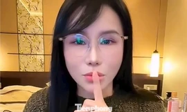 Nhóm thanh thiếu niên cùng hung khí bị công an thu giữ.