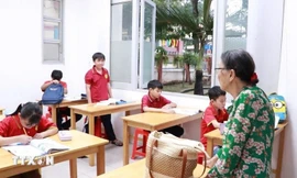 Bà giáo bán vé số nuôi 'lớp học tình thương' suốt 10 năm ở TPHCM 