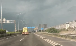 Tài xế lái xe lạng lách trên cao tốc TPHCM-Long Thành khai 'đánh võng cho khuây khoả'