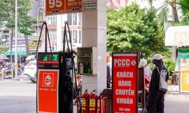 Nhiều cây xăng tại TPHCM đồng loạt nhận chuyển khoản