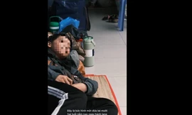 Sự thật về bé trai 12 tuổi ngủ hành lang Bệnh viện Chợ Rẫy chăm mẹ