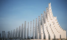 143 trụ cột tháp Tam Thắng ở TPHCM 'phát sáng' dưới nắng