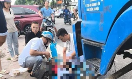 Hà Nội: Nam sinh tử vong gần cổng trường sau va chạm với xe tải