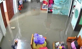 Mưa lớn trong đêm, nước dâng ngập nhà ở Bà Rịa - Vũng Tàu cũ