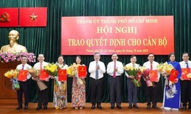 TPHCM tiếp tục chỉ định 14 cán bộ về làm lãnh đạo cấp xã