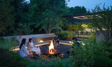 Biệt thự 400m2 ở ngoại ô "chữa lành" với vườn hoa cẩm tú cầu