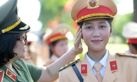 Lãnh đạo các đơn vị thuộc Bộ Công an thăm, động viên chiến sĩ khối Công an tham gia A80 rèn luyện trong nắng nóng