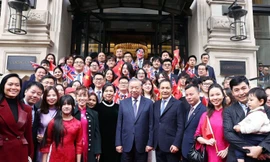 Sinh viên Việt Nam tại Anh bày tỏ với Tổng Bí thư quyết tâm hiện thực hóa Nghị quyết 57 bằng tri thức và sáng tạo