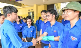 Đoàn công tác Trung ương Đoàn thăm, tặng quà thanh thiếu nhi vùng lũ Thái Nguyên