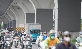 Cận cảnh hàng trăm màn hình LED trên đường Vành đai 2 Hà Nội