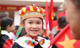 Bí thư Trung ương Đoàn Nguyễn Tường Lâm dự khai giảng và lễ chào cờ tại Lũng Cú, Tuyên Quang