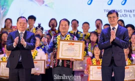 ‘Chia sẻ cùng thầy cô 2025’: Vinh danh 80 giáo viên tiêu biểu ở vùng biên giới