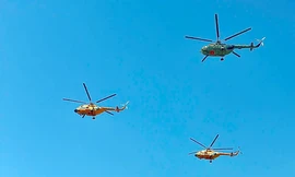 Cận cảnh biên đội trực thăng luyện tập trên bầu trời Hòa Lạc