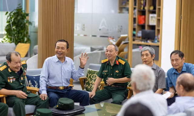 Những người lính Bách khoa về thăm trường: Hồi ức một thời hoa lửa