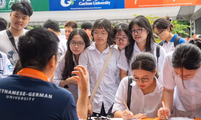 Trường Đại học Việt Đức đẩy mạnh đào tạo liên ngành Công nghệ và Quản trị số