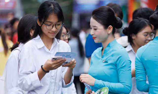 Tư duy dịch vụ, giao tiếp khách hàng là lợi thế trong ngành Hàng không