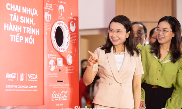 Lắp đặt máy thu gom tự động tại 6 trường đại học: Thúc đẩy sinh viên tái chế rác thải nhựa, hành động vì môi trường